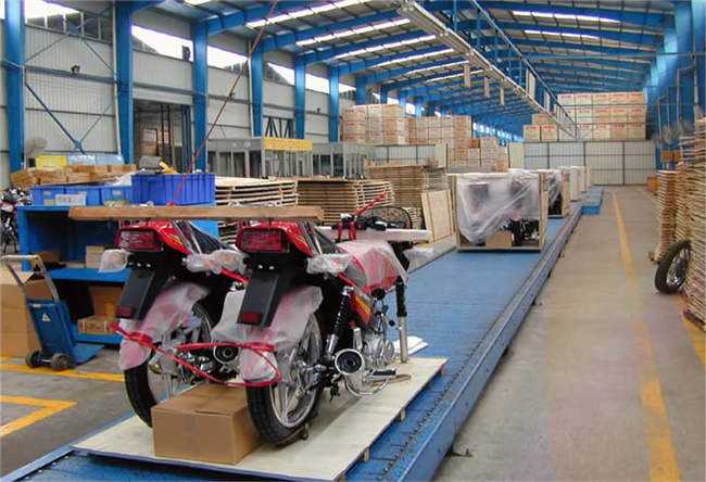 汽車製造流水(shui)線設備(bei)搬(ban)運(yun)