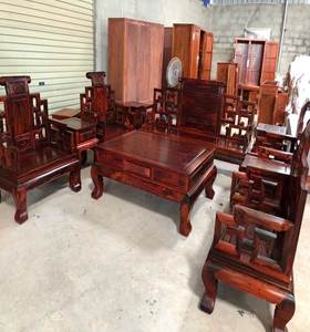 黃(huang)蘤棃(li)紅木製品弔裝搬(ban)運
